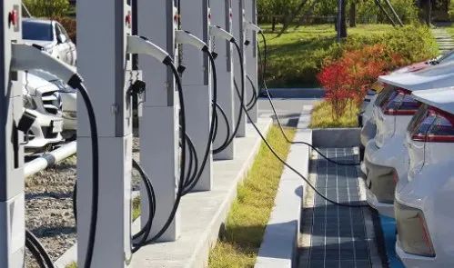 數字與現實世界的橋梁 Key Samtec連接器在充電樁設施中的無痕支撐